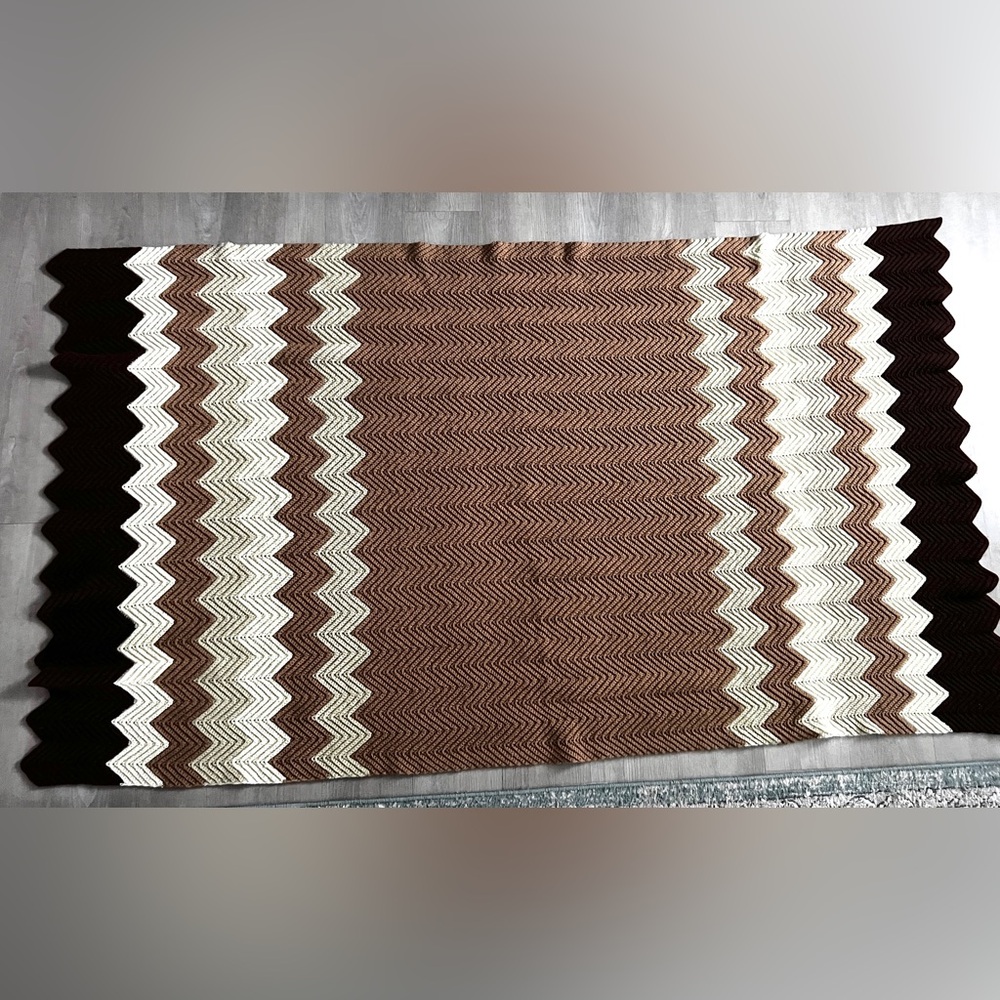Vintage Hand Knit Afghan Blanket Handmade Chevron Pattern Browns Tans Cream - Picture 4 of 5